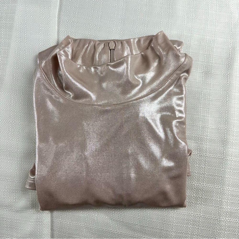 ANNE KLEIN Mock Neck Metallic Soft Pink Satin Short Sleeve Top - Picture 9 of 9